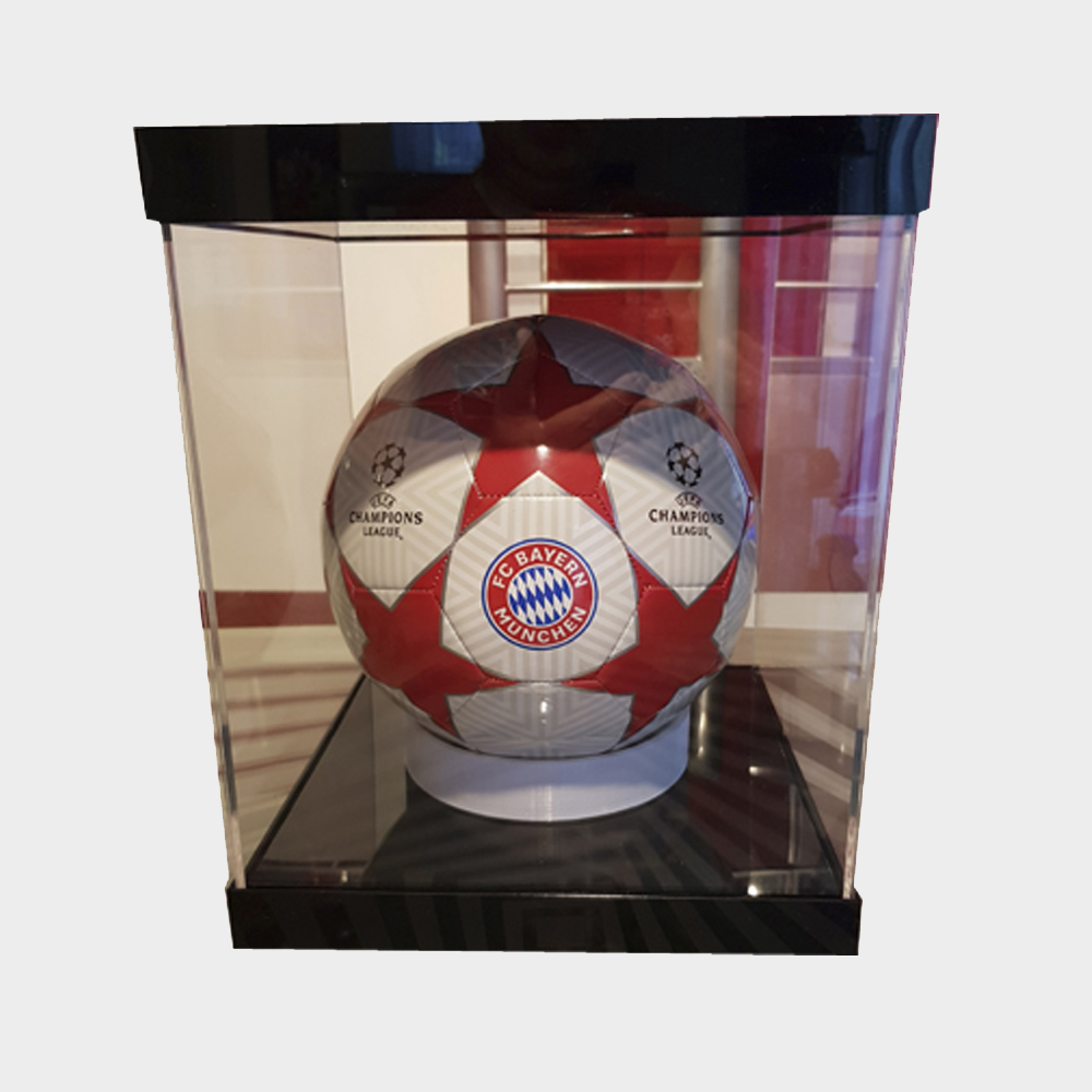 Ball-Vitrine